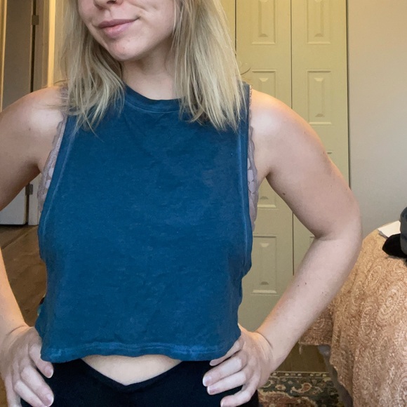Bundle of 2 Lululemon Tank Tops! Please read description for sizing. - Picture 4 of 12